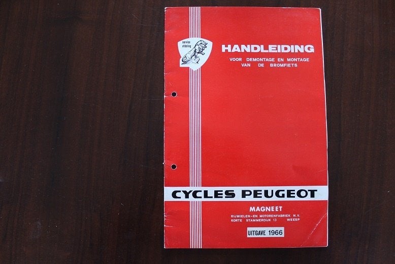 Peugeot Magneet 1966 bromfiets werkplaatsboek, Ophalen of Verzenden, Gebruikt