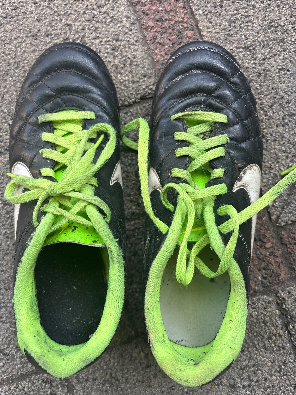 Nike voetbalschoenen zwart/neon groen, Ophalen of Verzenden, Gebruikt, Schoenen