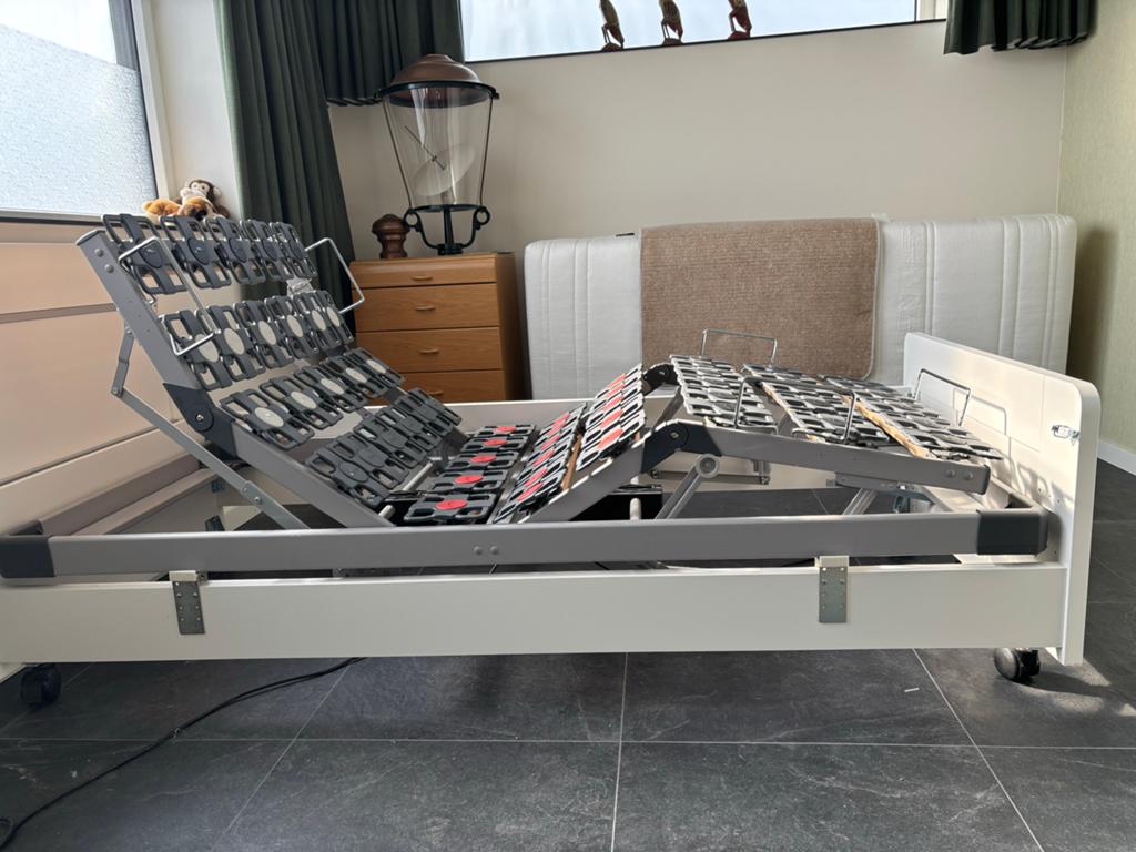 Tempur bedbodem, elektrisch verstelbaar, z.g.a.n, 200 x90 cm, Huis en Inrichting, Slaapkamer | Bedden, Zo goed als nieuw, Eenpersoons