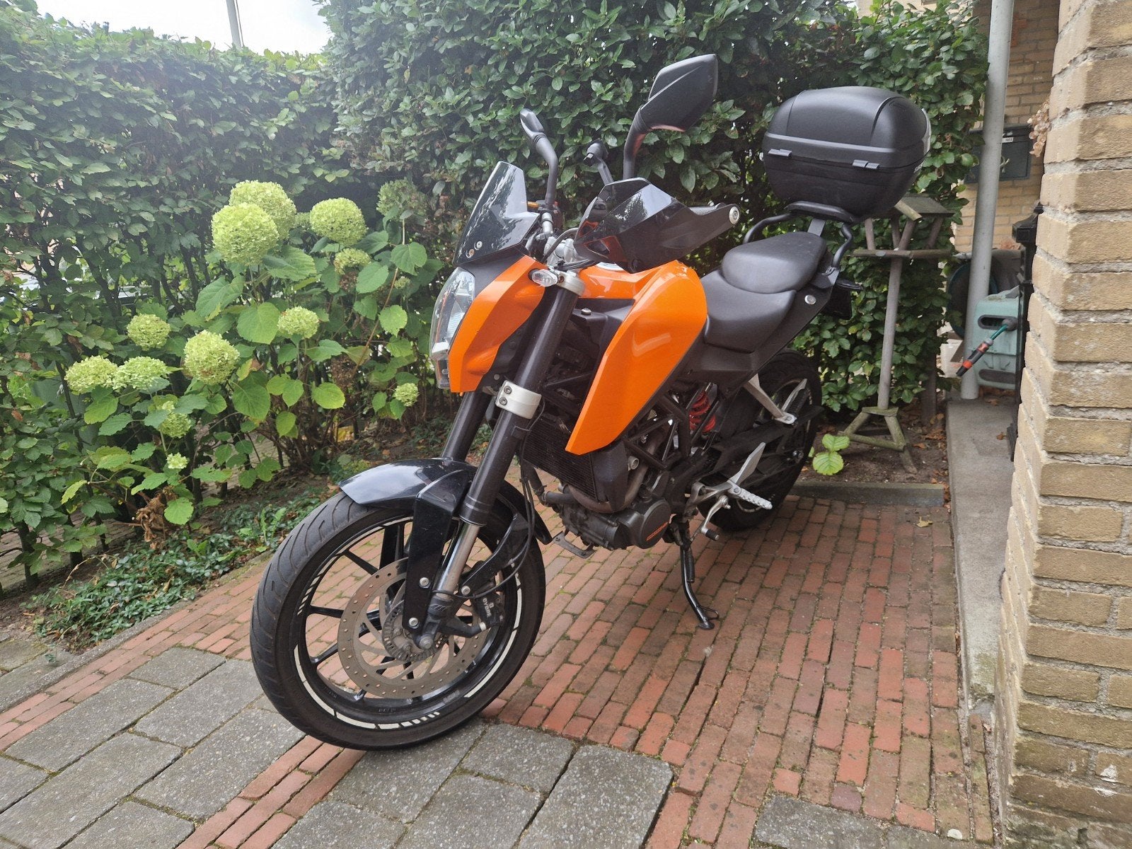 KTM Duke 200cc 2013 met Shad topkoffer en handkappen, Gebruikt, KTM, Particulier, Minimaal motorrijbewijs A2