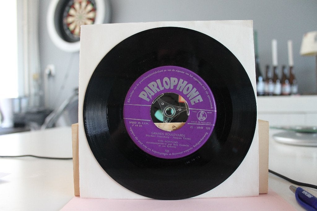 7" Single Yves Montand - Grands Boulevards / Le Gamin De Par, Gebruikt, 7 inch, Ophalen of Verzenden, Pop