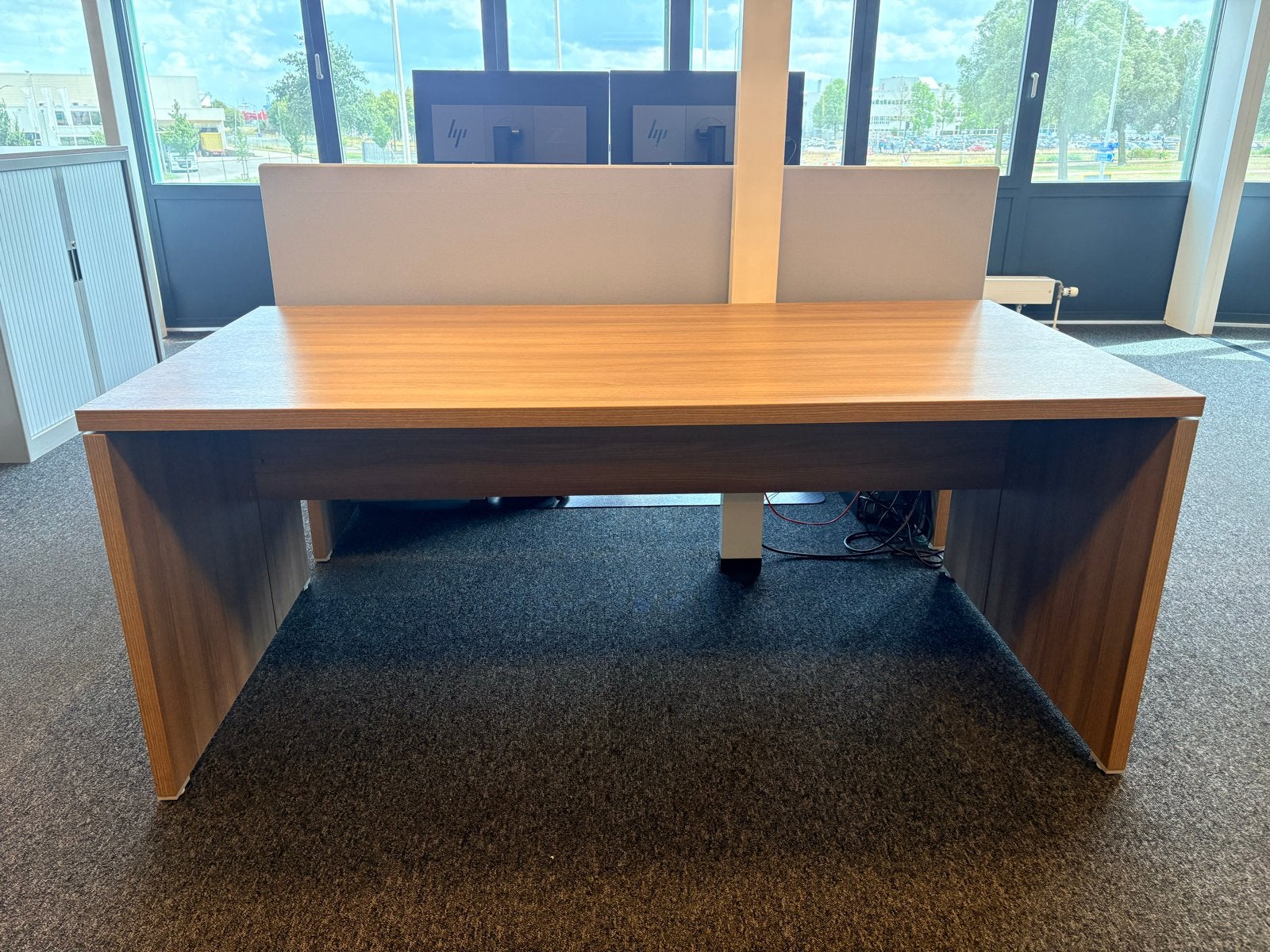 Moderne bureaus van Las Delta, Huis en Inrichting, Ophalen, 90 cm, Gebruikt, 180 cm