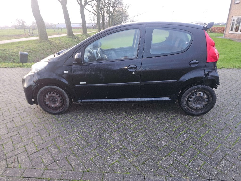 DEUR LINKS VOOR PEUGEOT 107 / CITROEN C1  / TOYOTA AYGO, Niet ingevuld, Gebruikt, Citroën, Deur