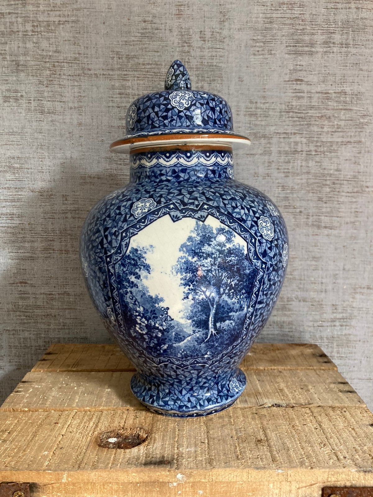 Dekselvaas (1) Villeroy & Boch Bonn Flamand (1874-1909), Ophalen of Verzenden