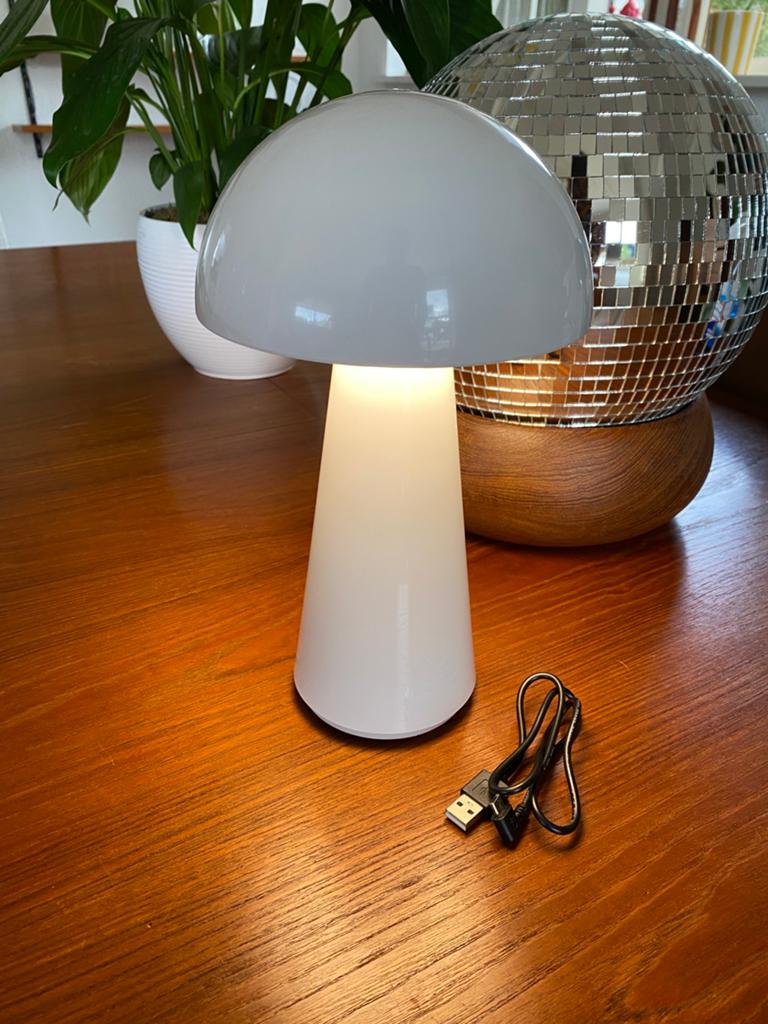 H&M vintage retro mushroom paddenstoel tafellamp lamp wit, Huis en Inrichting, Lampen | Tafellampen, Ophalen of Verzenden, Gebruikt