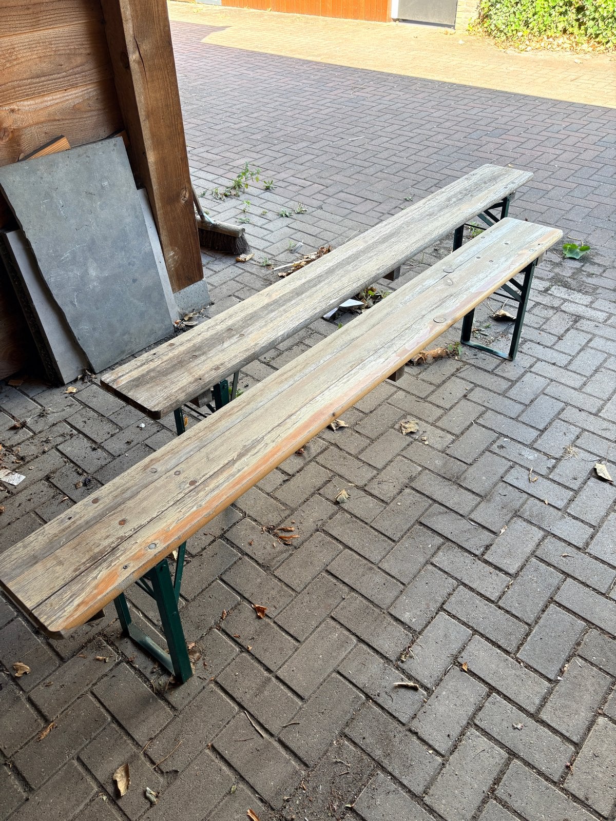 Twee biertafel banken, 220cm lang., Ophalen, Gebruikt, Hout