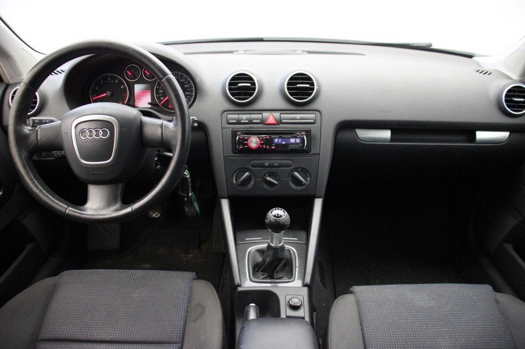 Audi A3 1.6 Ambition, Auto's, Gebruikt, 4 cilinders, Blauw, Handgeschakeld