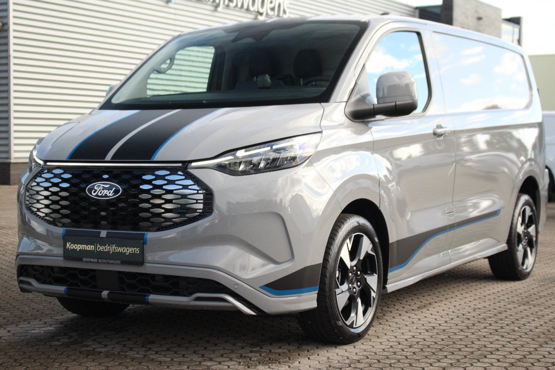 Ford E-Transit Custom 320 L1H1 Sport | 71kWh | 160kW/218pk |, Automaat, 71 kWh, 348 km, Nieuw