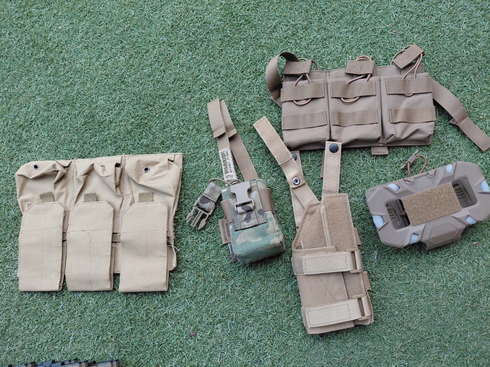 Diverse pouches, Verzamelen, Militaria | Algemeen, Ophalen of Verzenden, Overige soorten, Nederland, Kleding of Schoenen