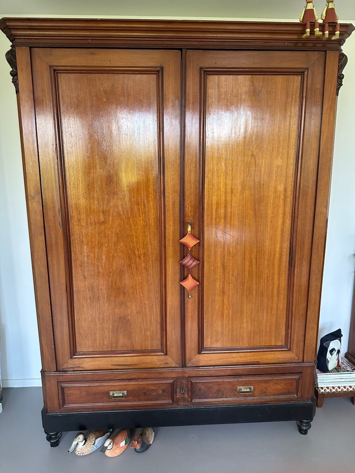 Antieke mahonie houten hang/ leg kast met 2 lades, Ophalen