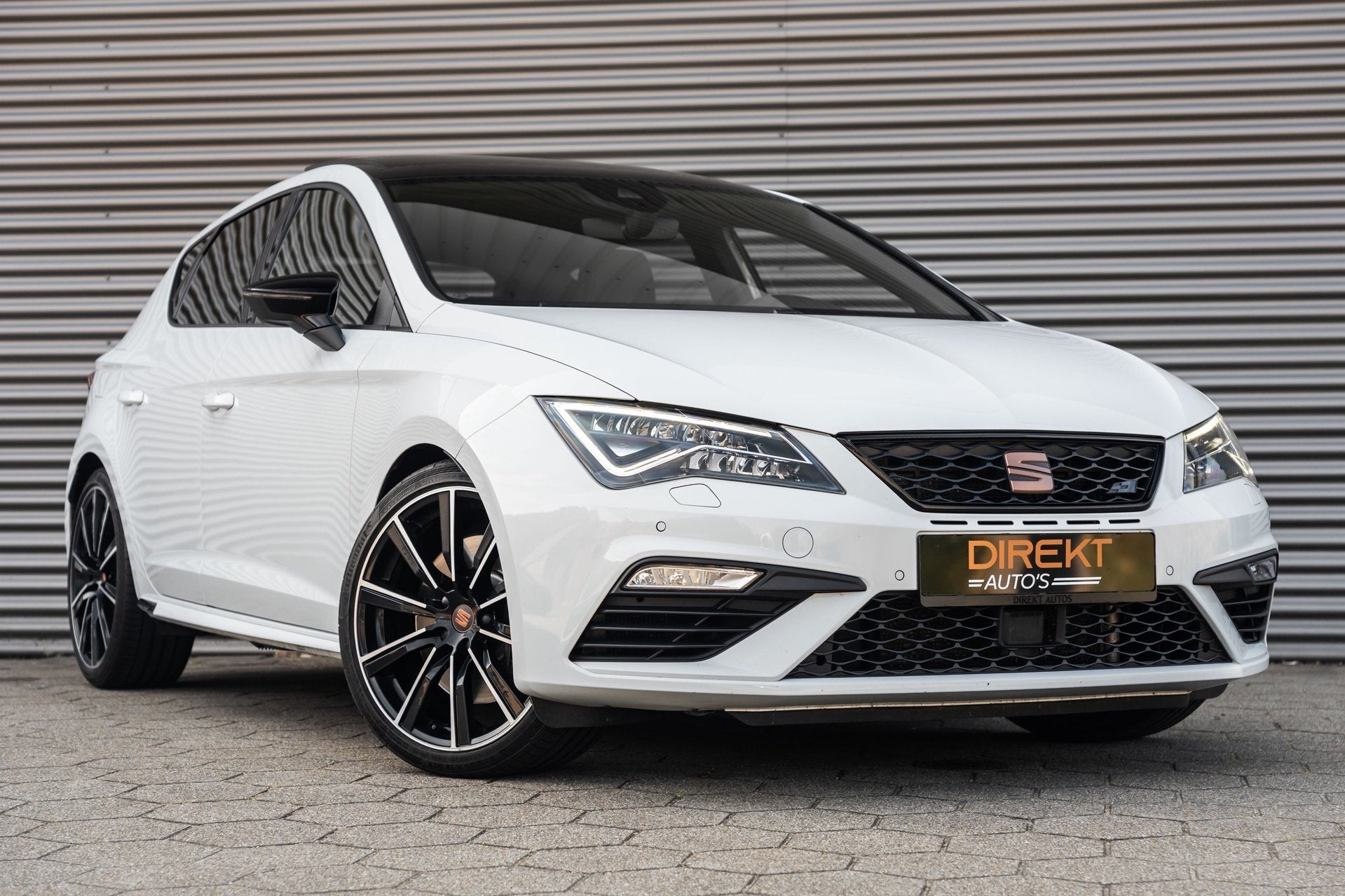 SEAT Leon 2.0 TSI CUPRA ULTIMATE PANO BEATS KEYLESS CAMERA, 15 km/l, Gebruikt, Zwart, 4 cilinders