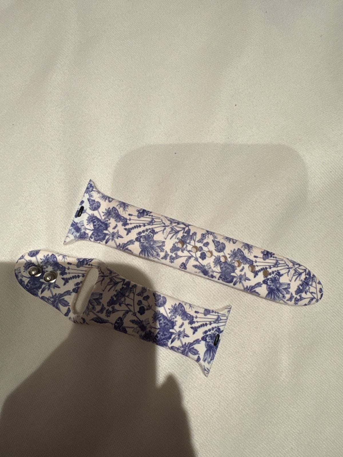 Apple Watch band met blauw-wit bloemenpatroon, Ophalen of Verzenden, Waterdicht, Gebruikt, Blauw