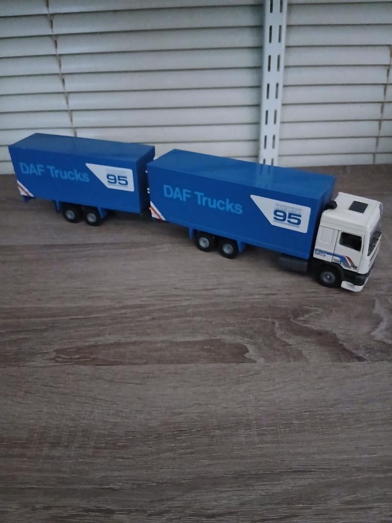 Daf 95 van tekno 1.50, Hobby en Vrije tijd, Modelauto's | 1:50, Ophalen of Verzenden, Zo goed als nieuw, Bus of Vrachtwagen, Tekno