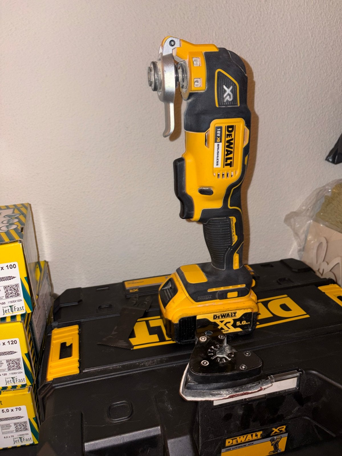 DeWalt XR 18V Brushless Multitool met 5.0Ah accu, Doe-het-zelf en Verbouw, Gereedschap | Handgereedschap, Ophalen, Zo goed als nieuw