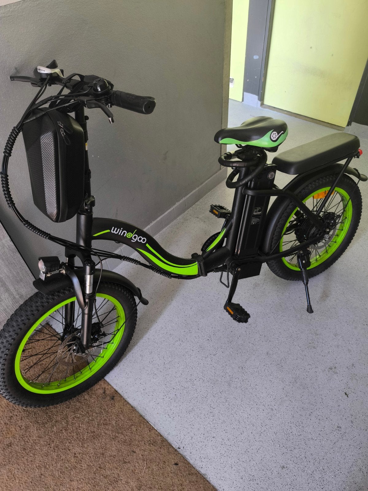 Windgoo e20. In perfect staat+ oplader+ tasje, Ophalen, Zo goed als nieuw, 30 tot 50 km per accu, Overige merken