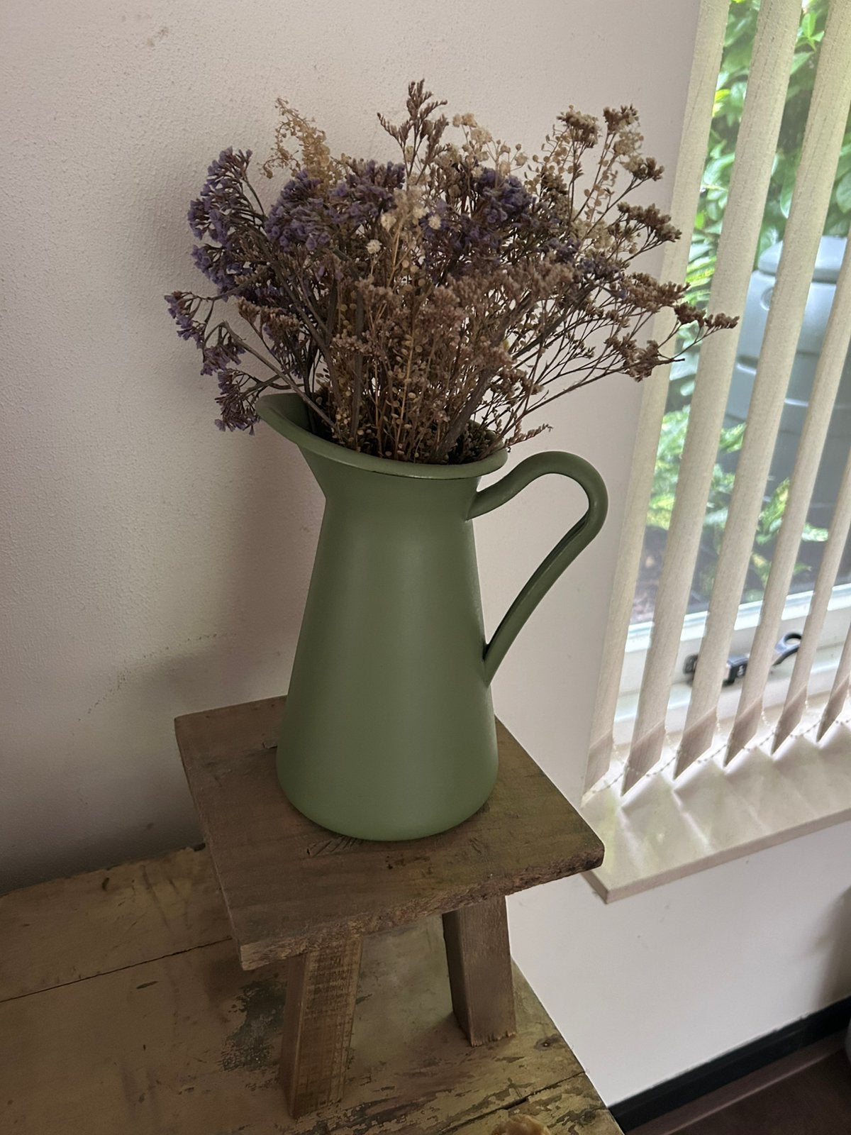 Landelijk Setje: Houten Krukje + Groene Vaas & Droogbloemen, Ophalen, Zo goed als nieuw