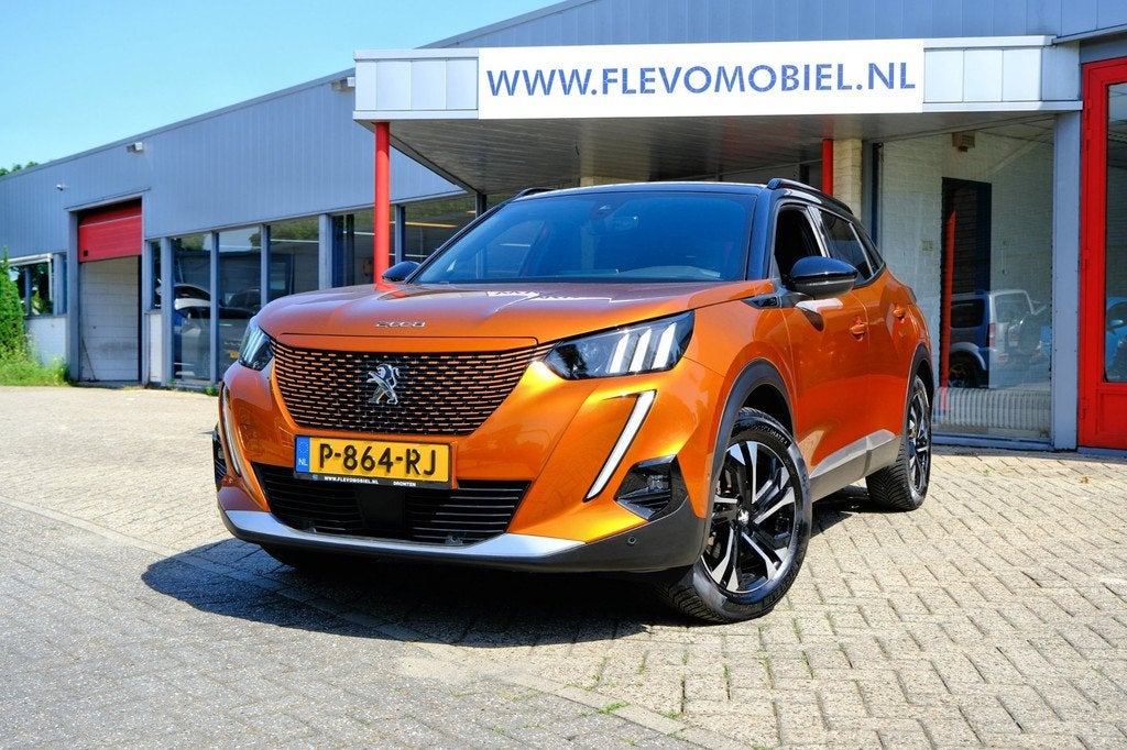 Peugeot E-2008 EV GT Pack 50 kWh Aut. Half Leder|Cam|CarPlay, Auto's, 330 km, 136 pk, Gebruikt, Overige kleuren