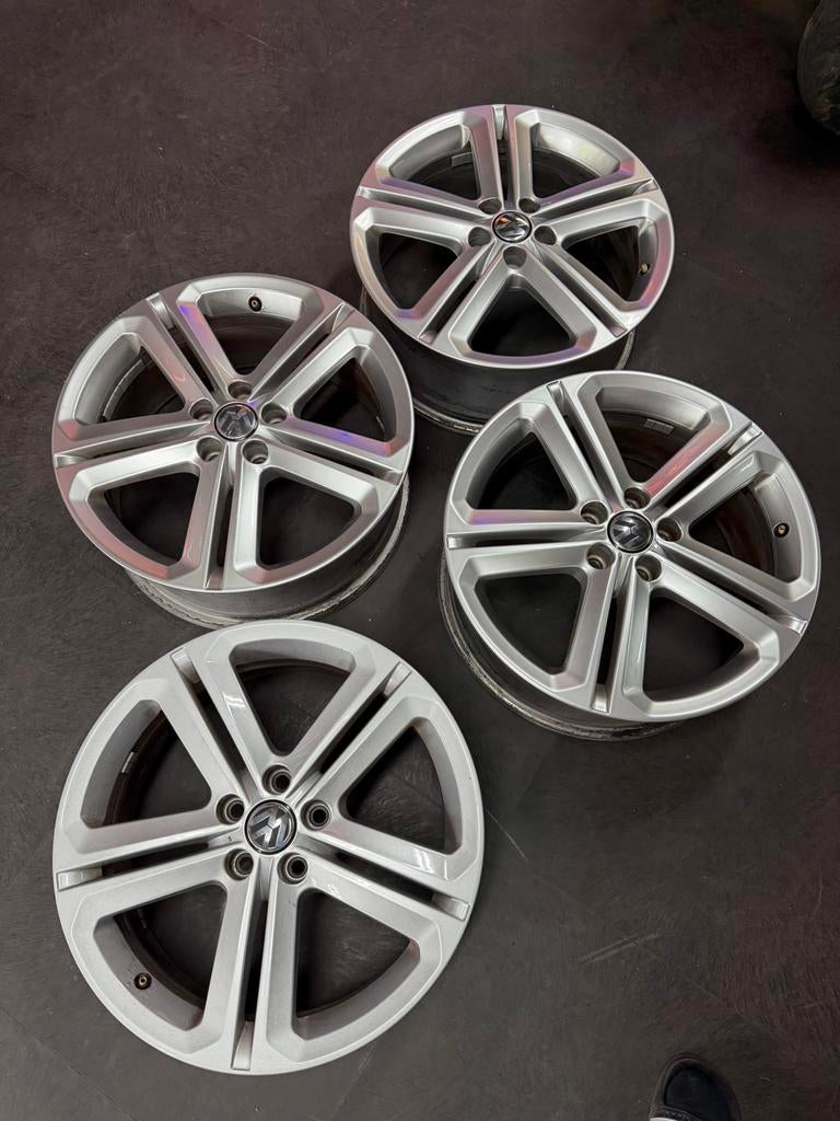 Te koop originele Polo R-Line velgen van Ronal, Auto-onderdelen, Banden en Velgen, Ophalen, Banden en Velgen, 17 inch, Personenwagen