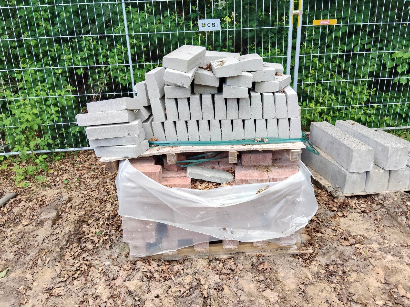 Beton Goottegels grijs  30x15 7x5.5 ca 70 stuks, Doe-het-zelf en Verbouw, Metselstenen, Ophalen, Beton