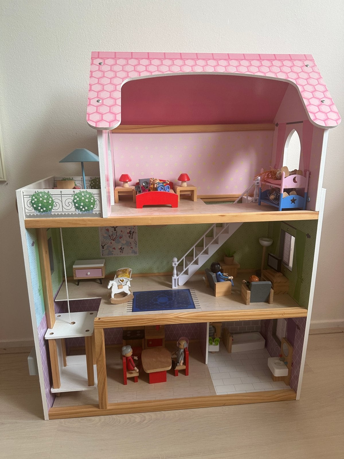 Groot en compleet houten poppenhuis met meubels, Verzamelen, Ophalen, Zo goed als nieuw, Poppenhuis