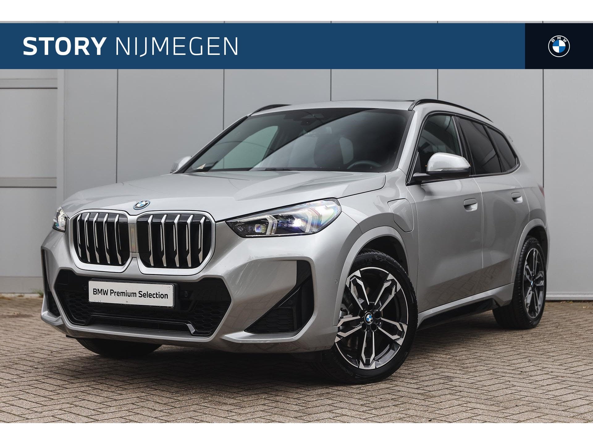 BMW X1 xDrive25e M Sport Automaat / Panoramadak / Trekhaak /, Gebruikt, Elektrische stoelverstelling, Bedrijf, Hybride Elektrisch/Benzine