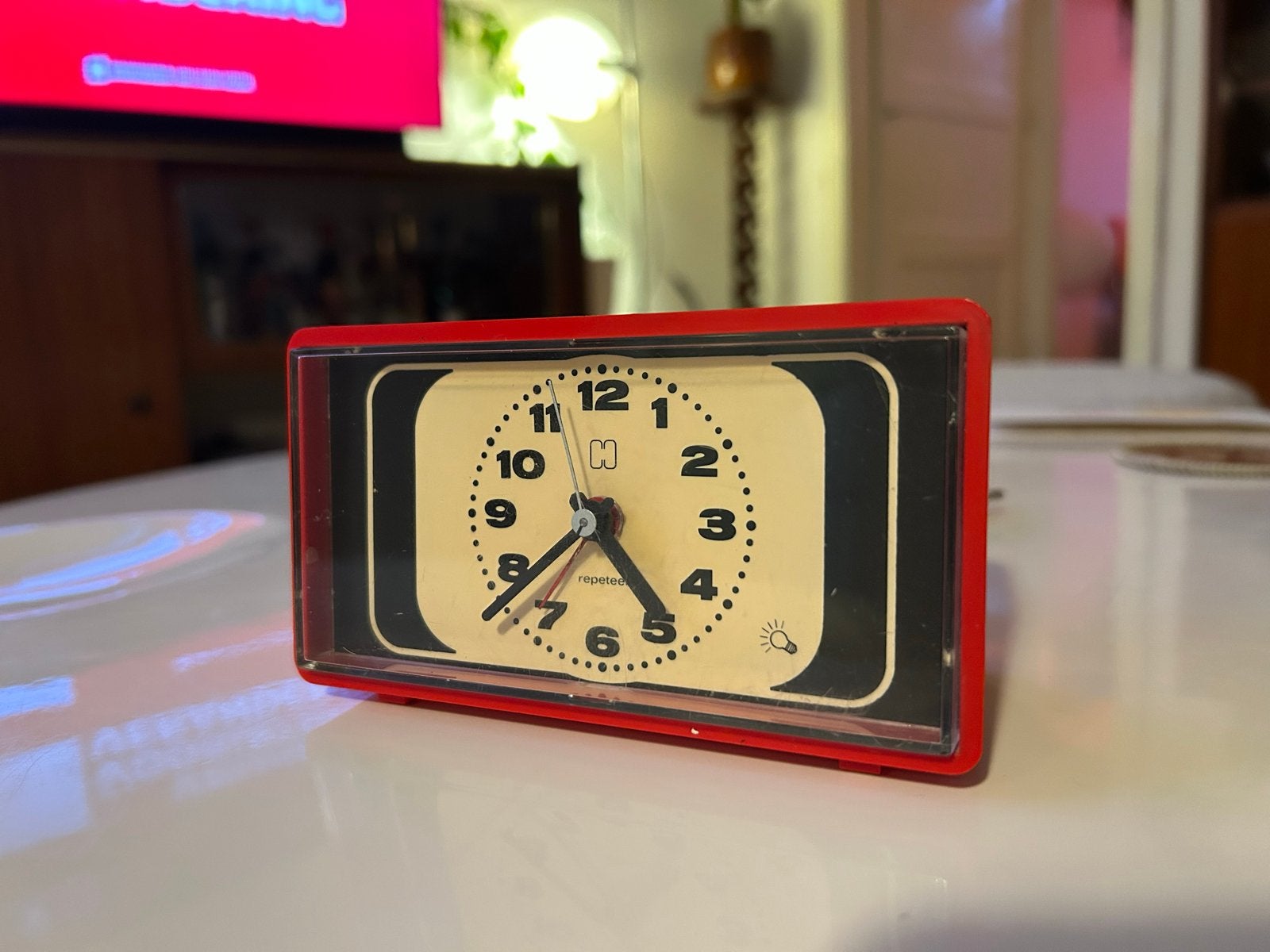 Vintage HEMA Wekker Rood (model EK-123), Witgoed en Apparatuur, Ophalen of Verzenden, Gebruikt