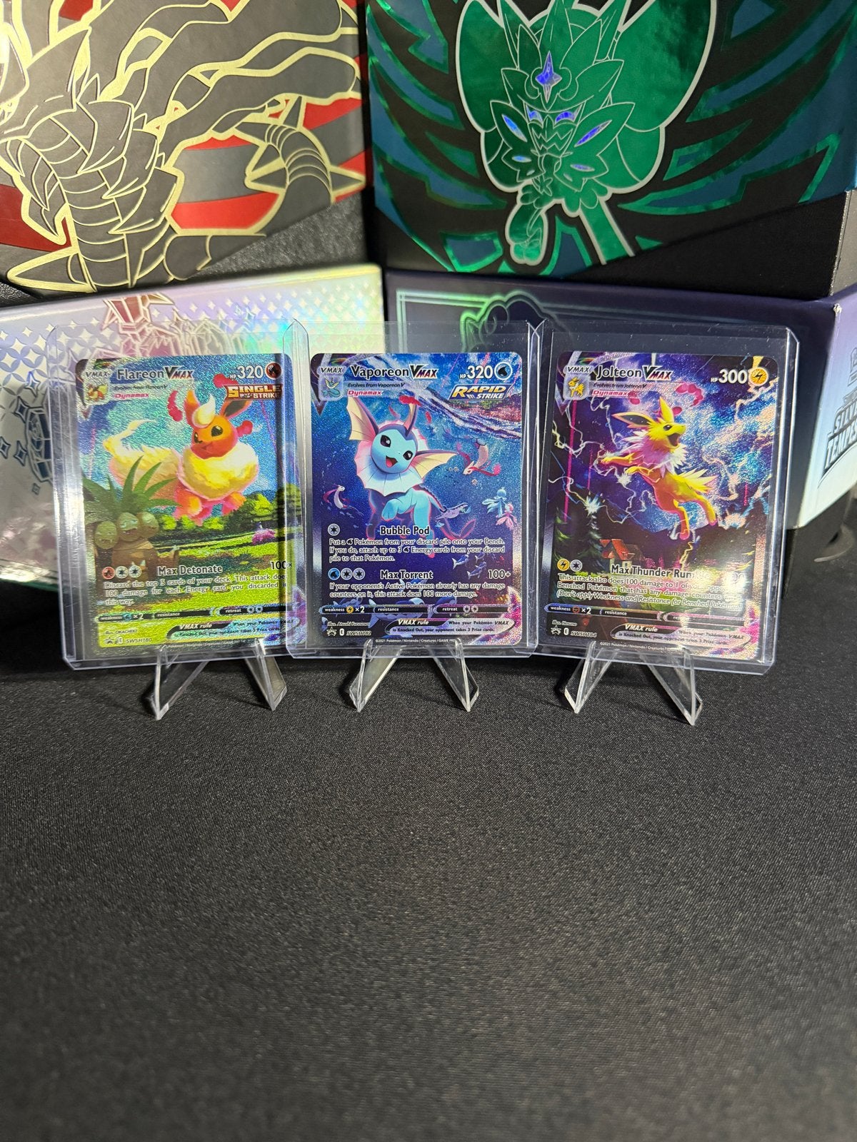 Pokémon VMAX Kaarten: Flareon, Vaporeon, Jolteon, Ophalen of Verzenden, Zo goed als nieuw, Meerdere kaarten