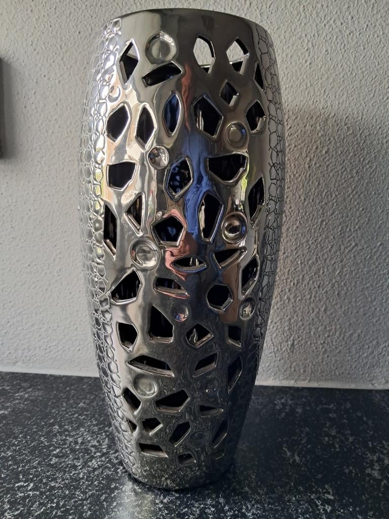 Zilveren siervaas hoogte 30 cm., Huis en Inrichting, Woonaccessoires | Vazen, Ophalen, Overige kleuren, Aardewerk of Porselein