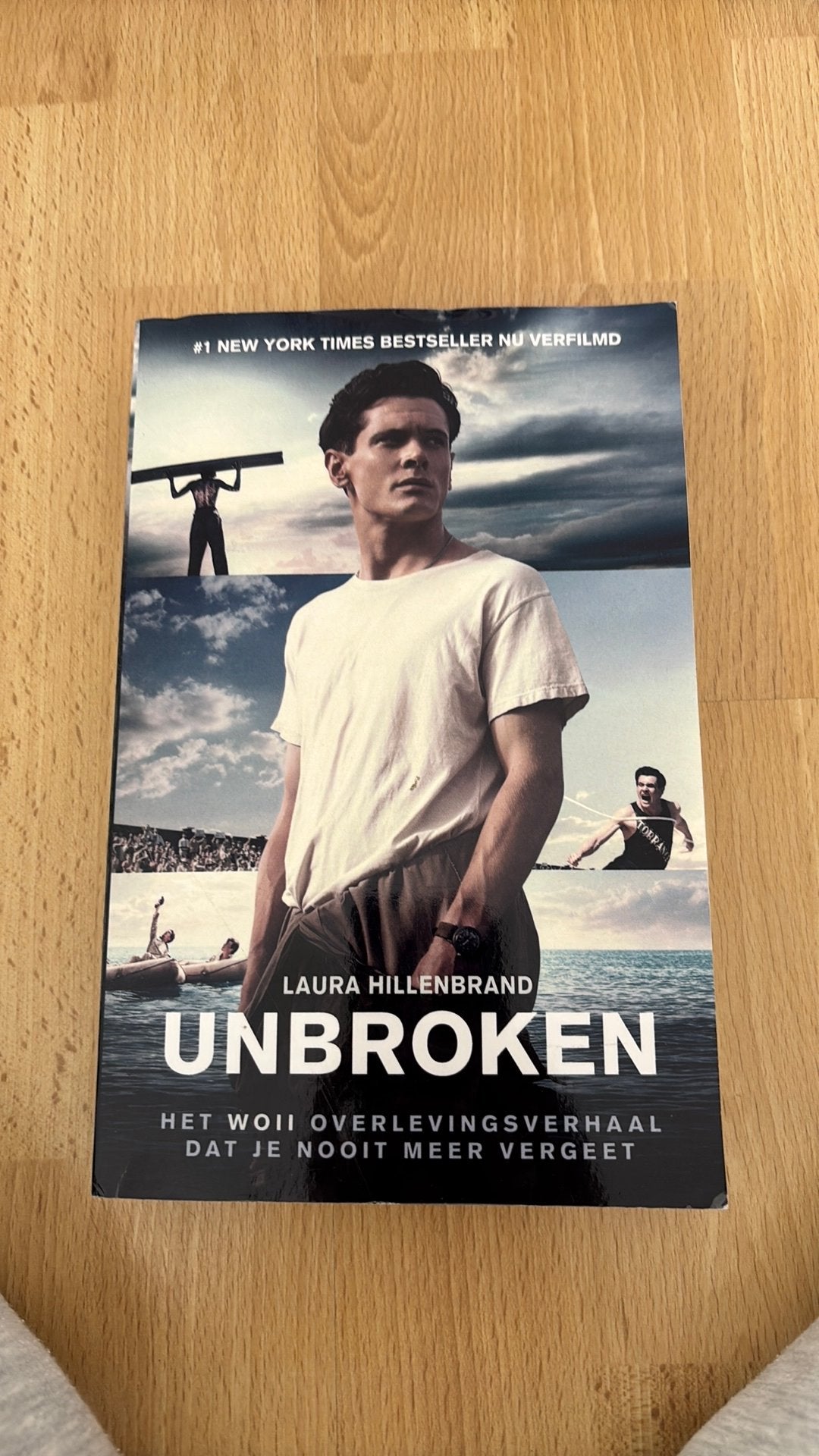 Laura Hillenbrand - Unbroken, Ophalen of Verzenden, Zo goed als nieuw, Laura Hillenbrand