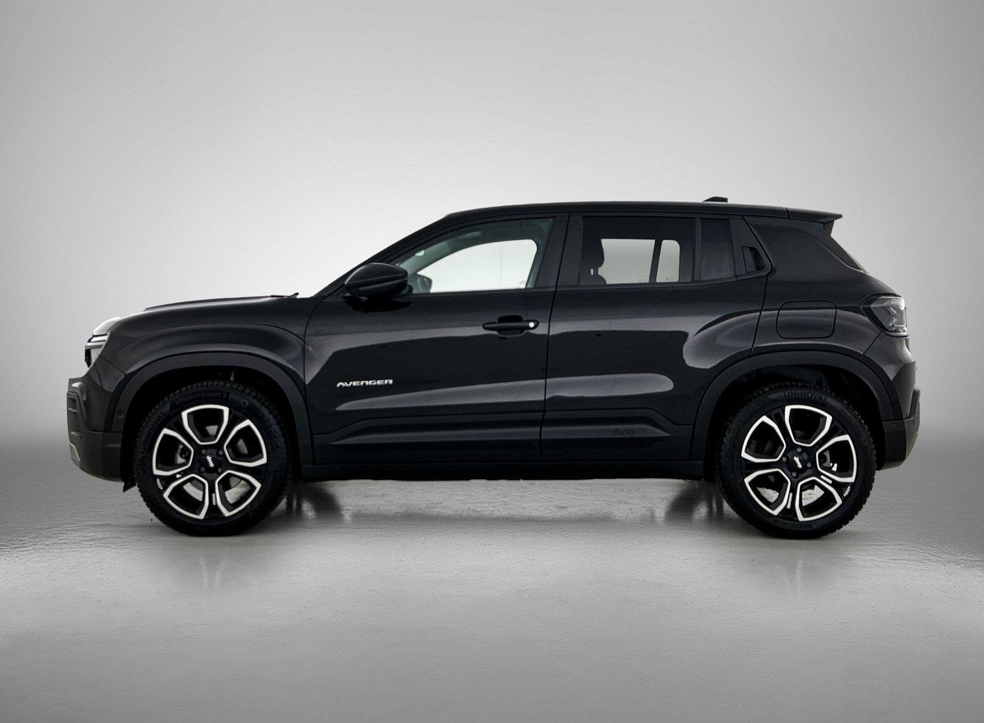 Jeep Avenger 1st Edition 54 kWh | Automaat | LMV | Navigatie, Gebruikt, 156 pk, Leder en Stof, Zwart