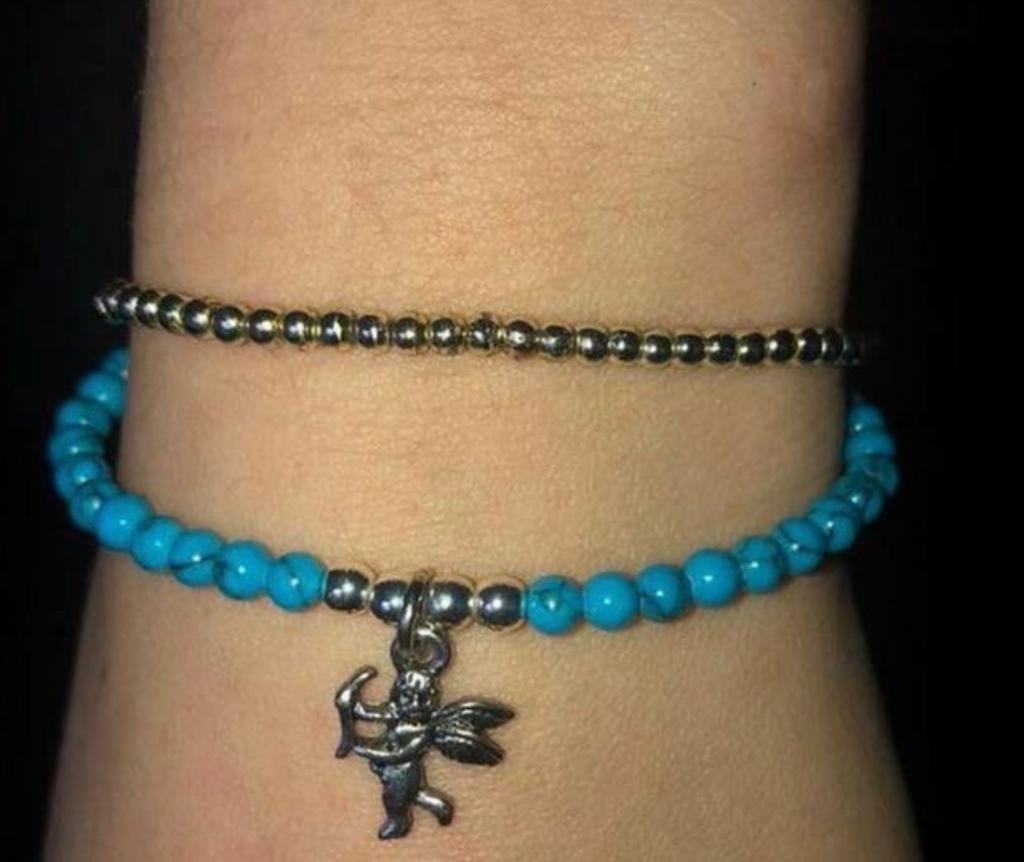 Set van 2 armbanden: turquoise met cupido & zilverkleurig, Overige materialen, Blauw, Ophalen of Verzenden, Zo goed als nieuw