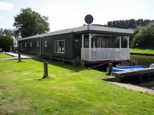Hele ruime woonark te koop 24 meter zonder ligplaats, Huizen en Kamers, Woonboten te koop, Friesland, Verkoop zonder makelaar