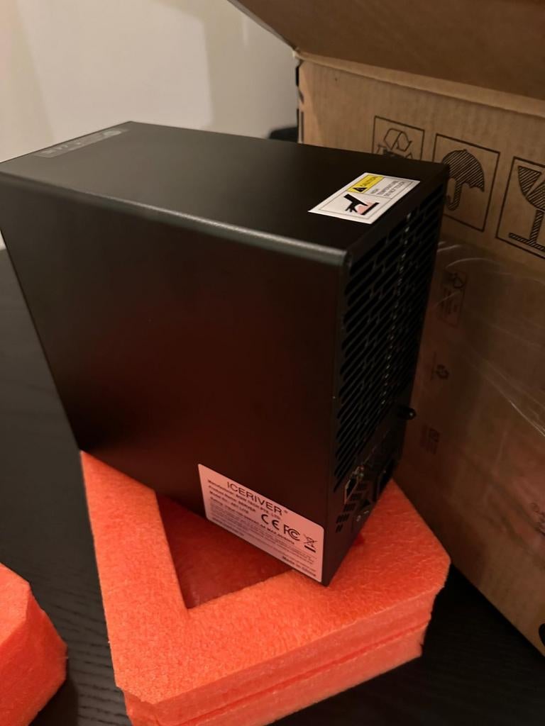 Nieuwe crypto miner | ongebruikt & klaar voor mining, Ophalen of Verzenden, Nieuw