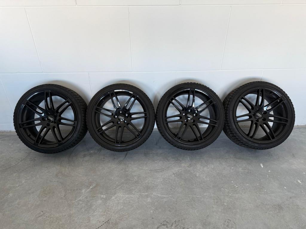 Winterbanden Audi 265/30 R20 94V met zwarte velgen, Ophalen, Gebruikt, 265 mm, Banden en Velgen