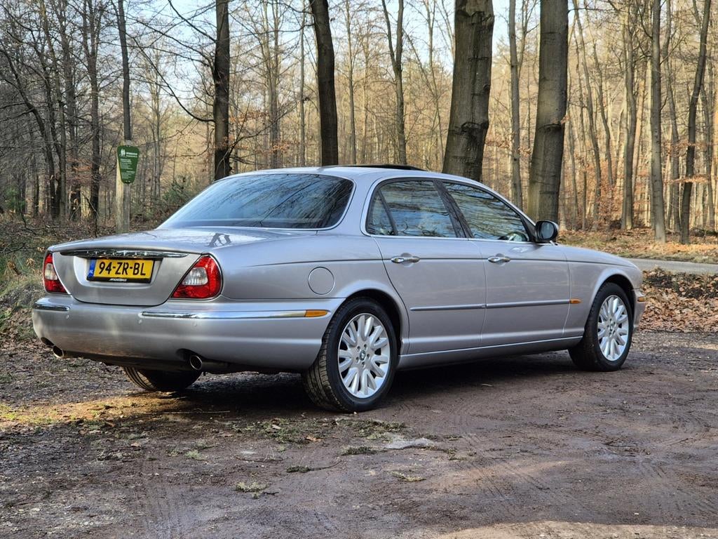 Jaguar XJ 3.0 Executive (X350) 2003 zeer mooi, Auto's, Jaguar, Achterwielaandrijving, Zwart, 1514 kg, 2967 cc