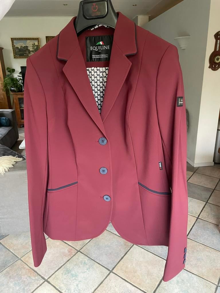 Equiline wedstrijdjas Bordeaux, Dieren en Toebehoren, Paardrijkleding, Ophalen of Verzenden, Zo goed als nieuw, Springen, Bovenkleding