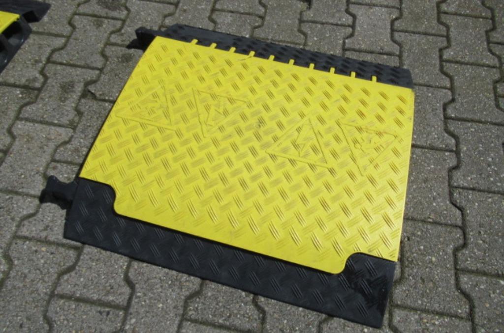 Kabelbeschermer BOA voor voertuigen 44 T - Belasting per wie, Ophalen, Gebruikt