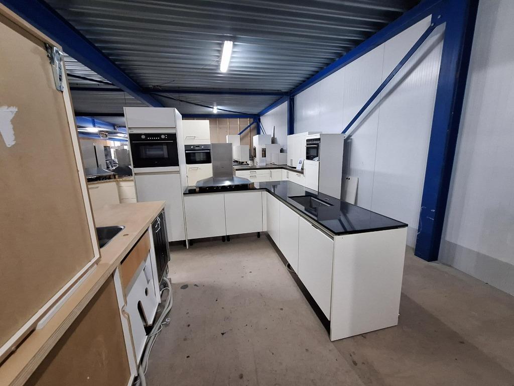 Complete keuken Compleet met APP 120Keukens op voorraad 2792, Wit, Hoekkeuken, Ophalen of Verzenden, Zo goed als nieuw