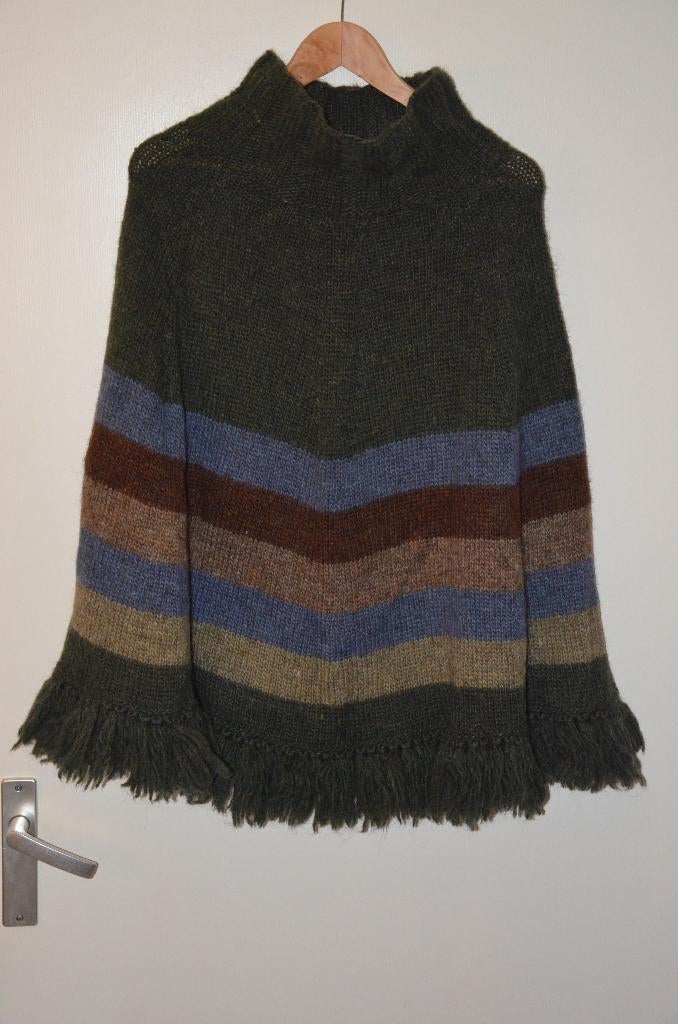 mooie nieuwe handgebreide poncho van ijslandse wol, Overige kleuren, Maat 46/48 (XL) of groter, Nieuw, Ophalen of Verzenden