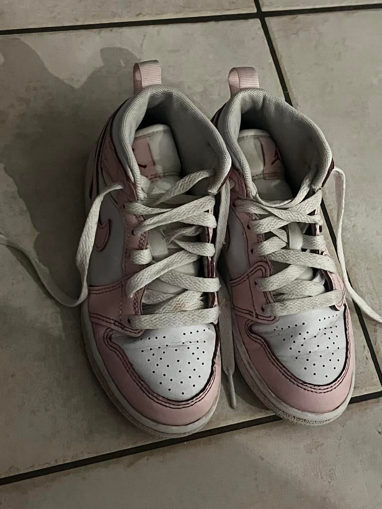 Kinder Nike Air jorden maat 29,5, Kinderen en Baby's, Kinderkleding | Schoenen en Sokken, Ophalen of Verzenden, Zo goed als nieuw