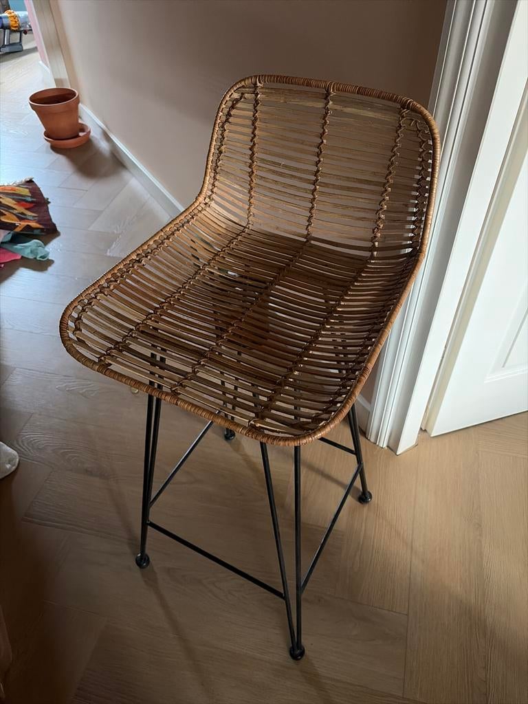 HK living barstoel/kruk rotan riet, Huis en Inrichting, Ophalen, Bruin, Zo goed als nieuw, Metaal