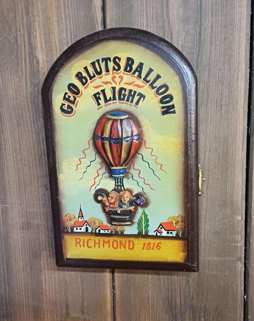 Wandkastje wandbord luchtballon sleutelkast deurtje, Ophalen, Zo goed als nieuw
