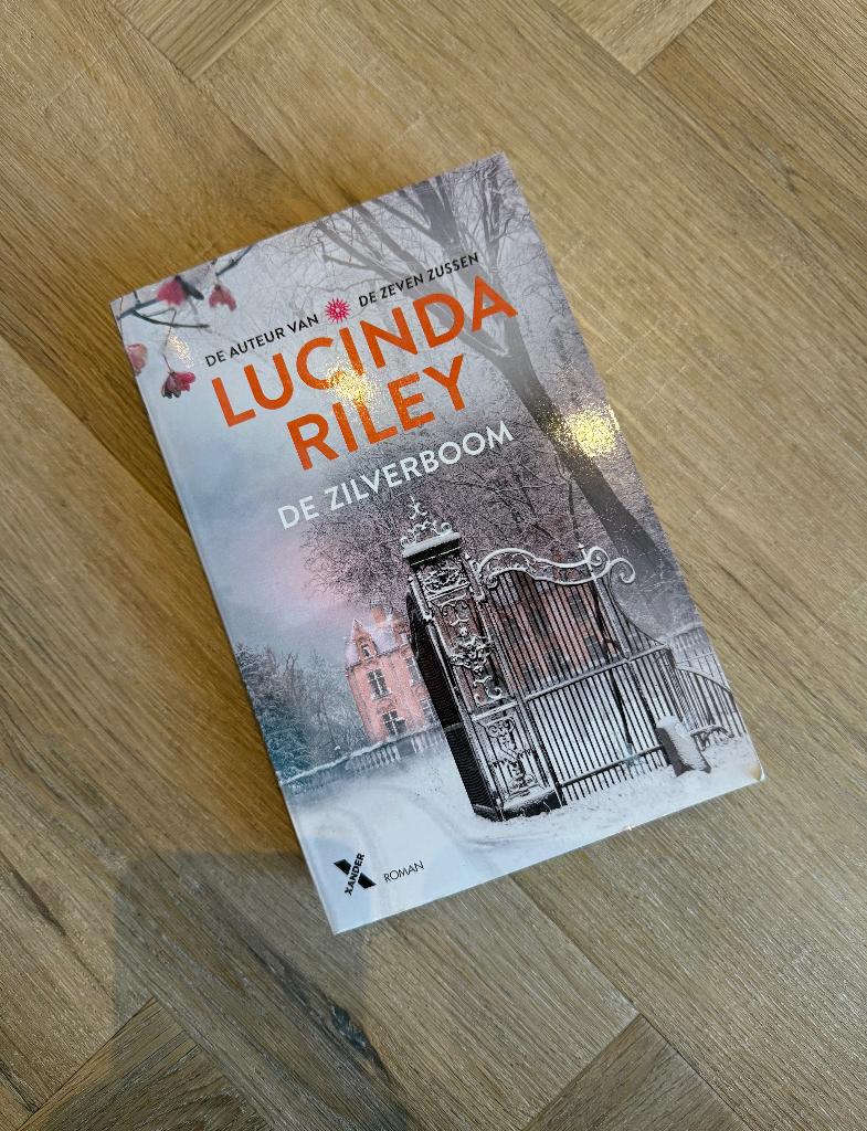 Heel goed De Zilverboom Lucinda Riley boek 9789401616157, Ophalen of Verzenden, Zo goed als nieuw, Lucinda Riley, Nederland
