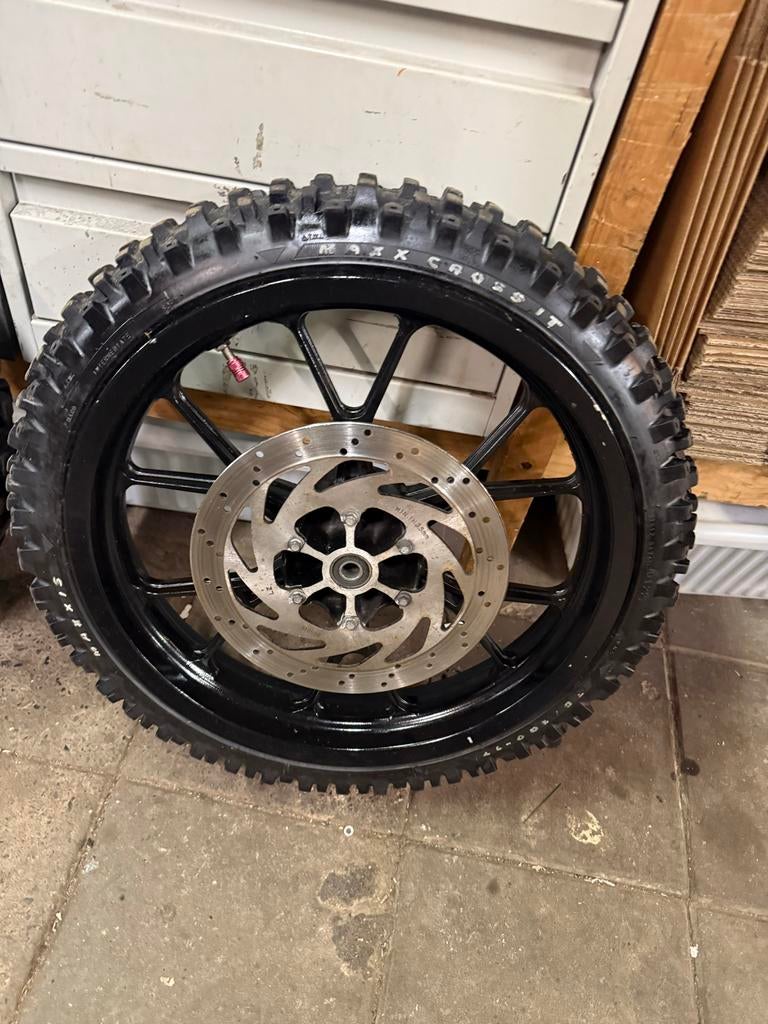Derbi drd xtreme gietwielen 15mm as 17inch, Gebruikt, Derbi, Overige typen, Derbi