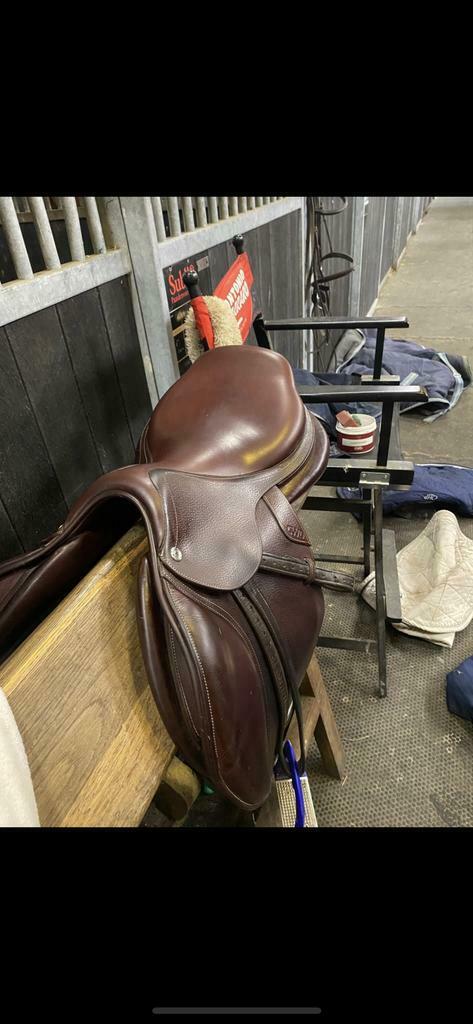 Zo goed als nieuw cwd zadel van dit jaar 17,5, Dieren en Toebehoren, Paarden en Pony's | Zadels, Ophalen of Verzenden