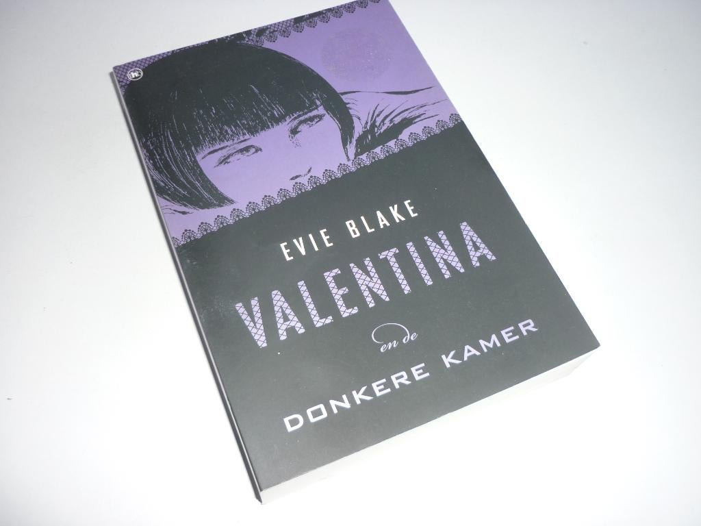 (Erotisch) Evie Blake- Valentina en de Donkere Kamer, Boeken, Ophalen of Verzenden, Zo goed als nieuw