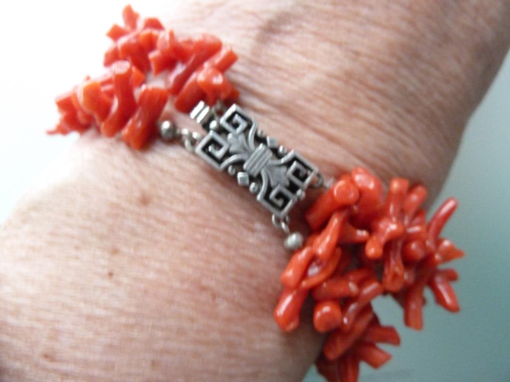Armband: dubbele rij natuurlijk Sardijns bloedkoraal, zgan, Verzenden, Zo goed als nieuw, Rood, Overige materialen