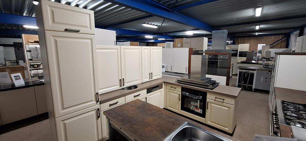 Complete keuken 2855 is nu afgeprijsd van €2749 naar €2499