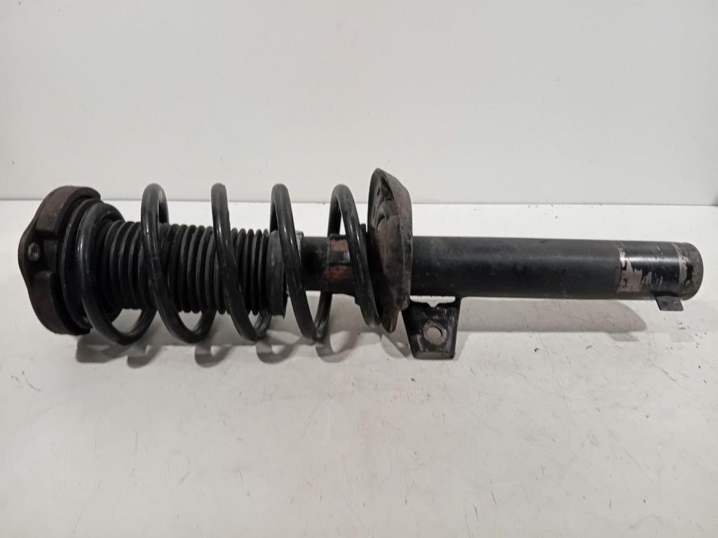 Veerpoot rechts voor Volkswagen Passat, Auto-onderdelen, Onderdelen@venauto.nl, Van der Ven Autorecycling B.V., Gebruikt, Ettenseweg 76, 4706 PB Roosendaal, The Netherlands