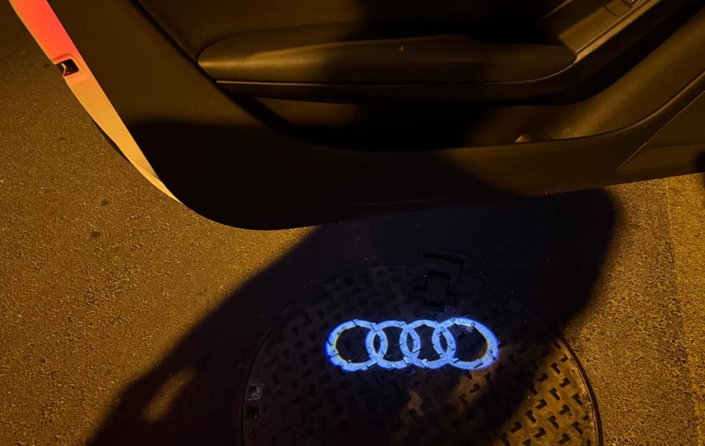 Audi deur verlichting met logo projectie - Audi ringen, Auto-onderdelen, Ophalen, Nieuw, Audi